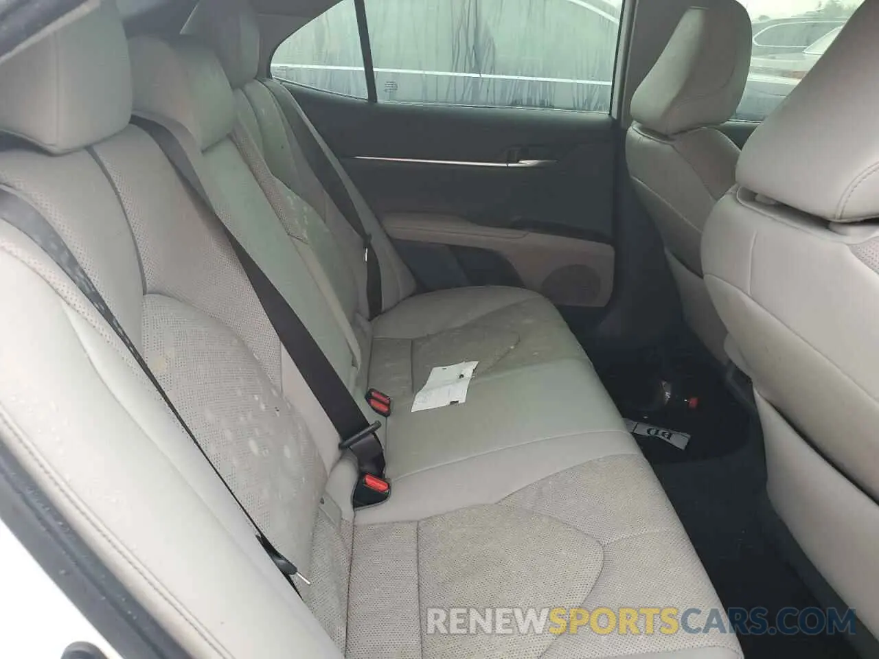 6 Photograph of a damaged car 4T1K61AK2MU513662 TOYOTA CAMRY 2021