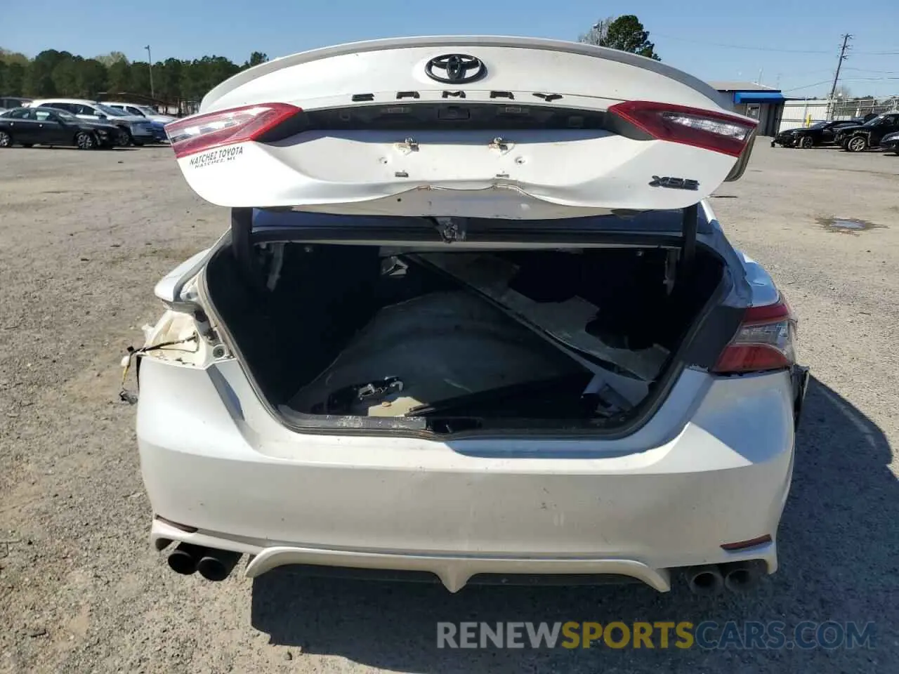 6 Photograph of a damaged car 4T1K61AK2MU520711 TOYOTA CAMRY 2021