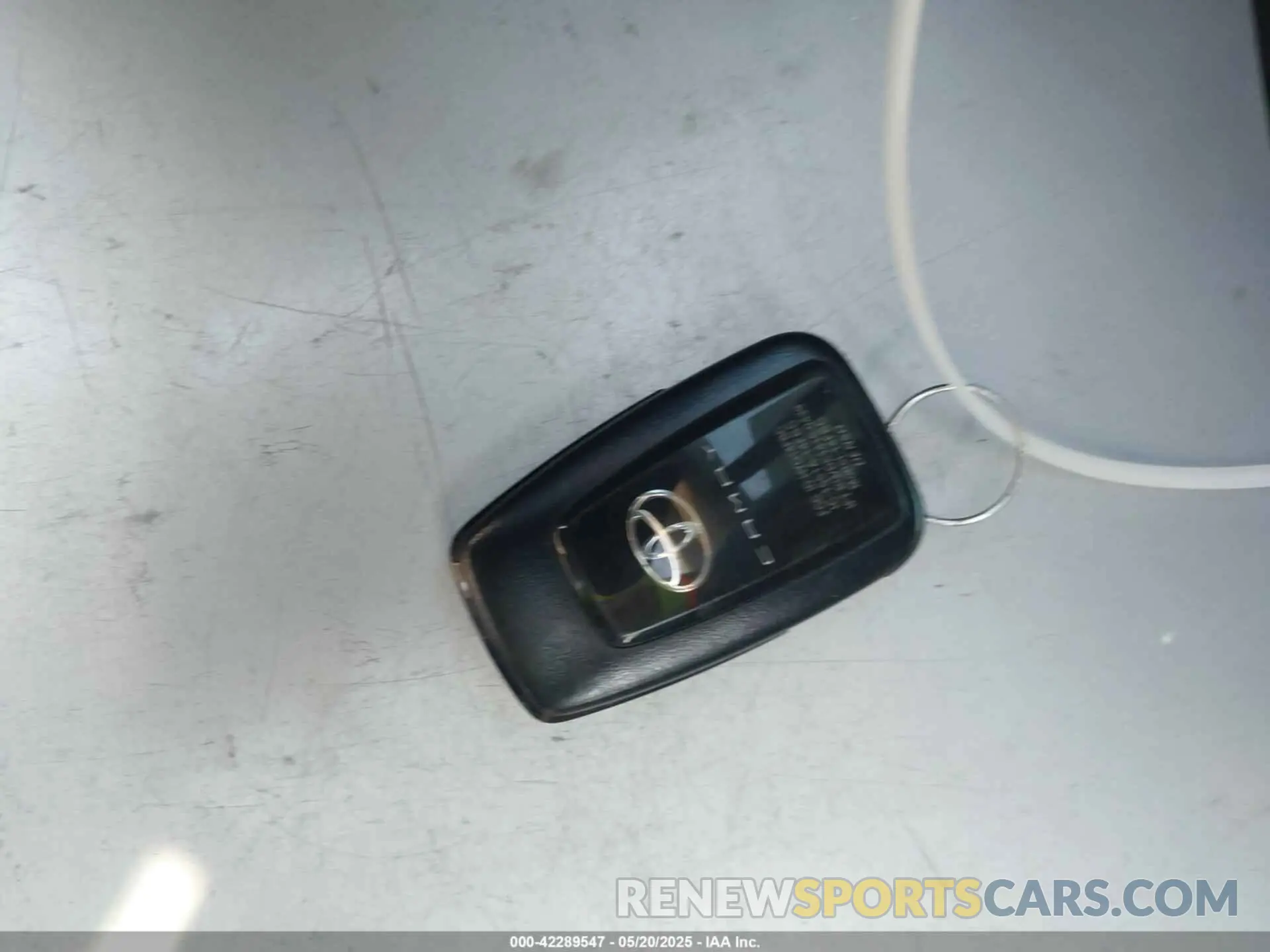 11 Photograph of a damaged car 4T1K61AK2MU597188 TOYOTA CAMRY 2021