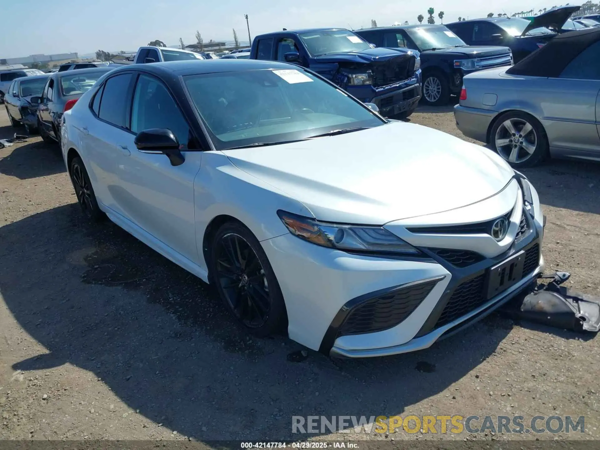 1 Photograph of a damaged car 4T1K61AK3MU472877 TOYOTA CAMRY 2021