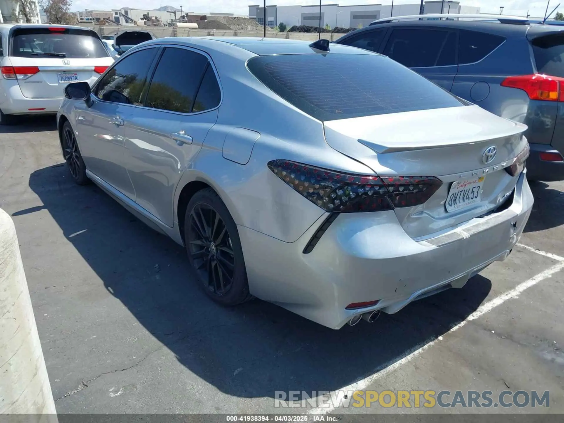 3 Photograph of a damaged car 4T1K61AK3MU577984 TOYOTA CAMRY 2021