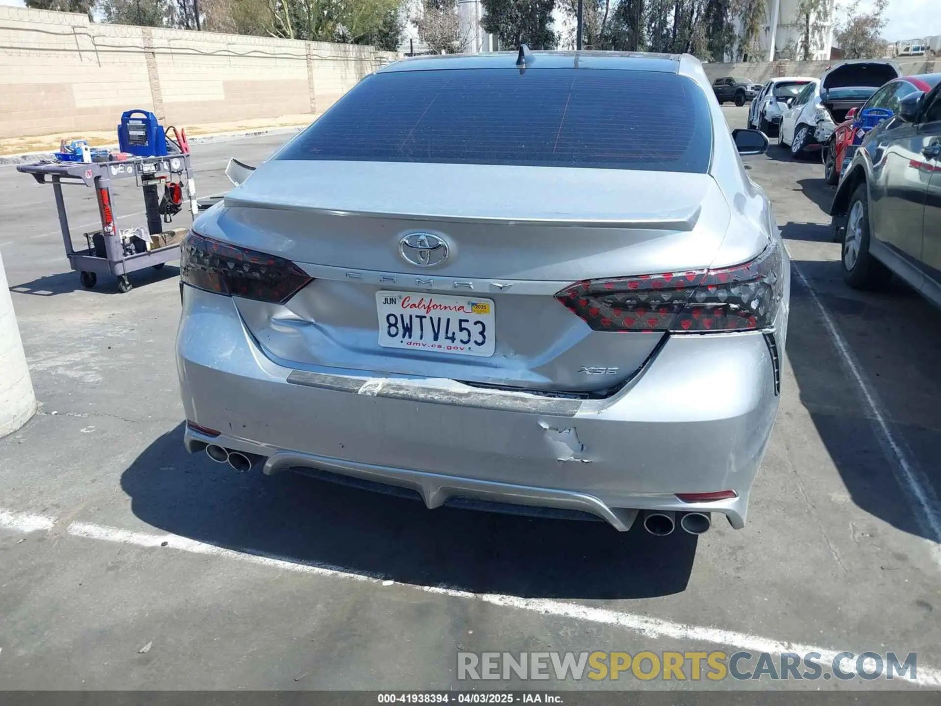 6 Photograph of a damaged car 4T1K61AK3MU577984 TOYOTA CAMRY 2021
