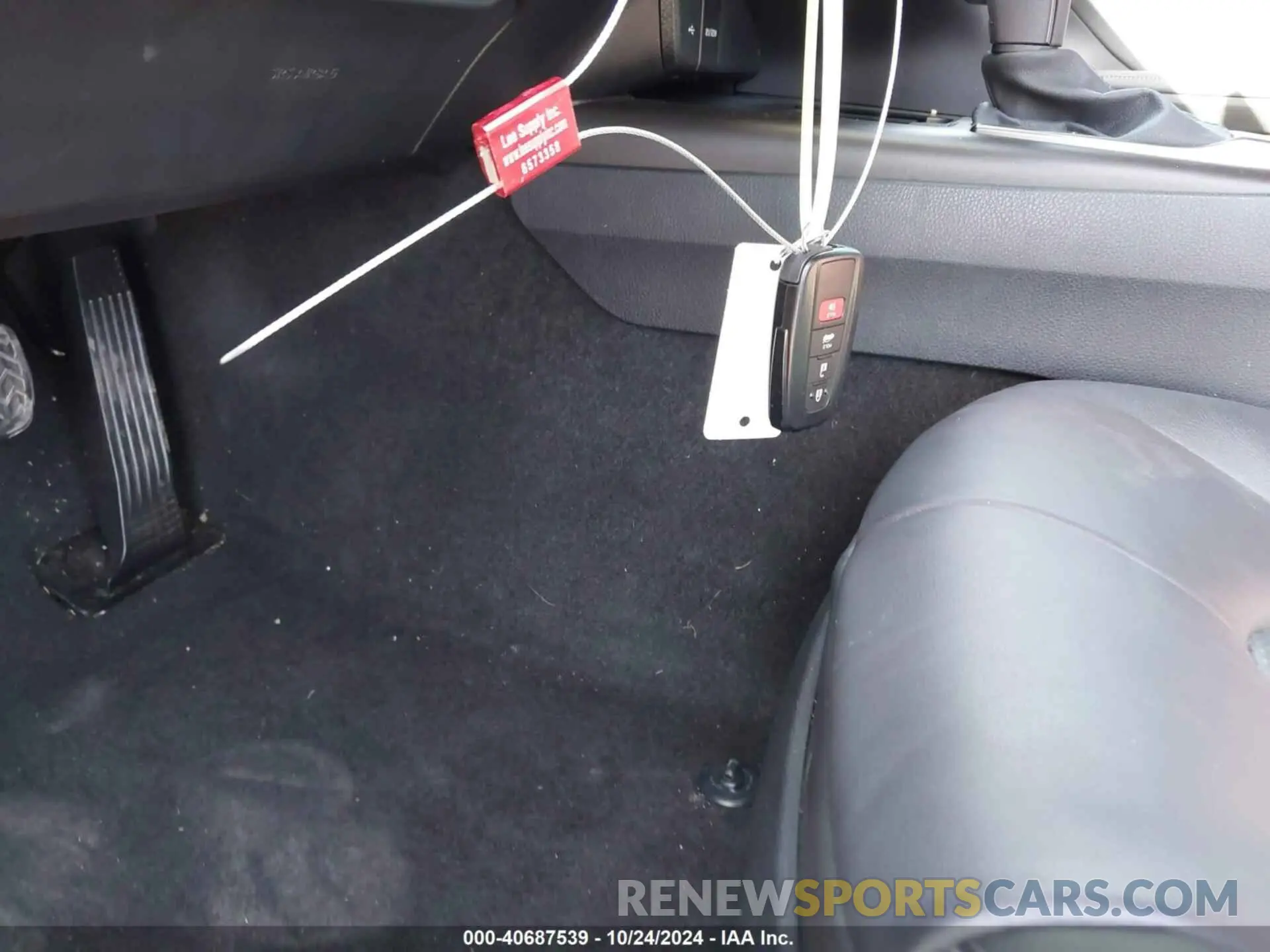 11 Photograph of a damaged car 4T1K61AK4MU444652 TOYOTA CAMRY 2021