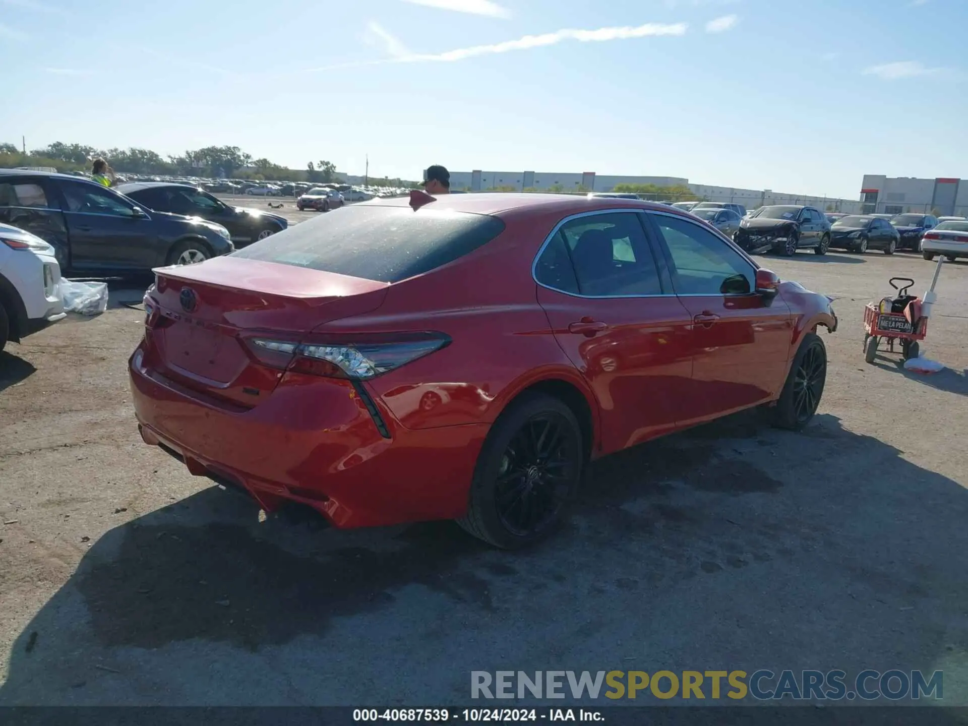 4 Photograph of a damaged car 4T1K61AK4MU444652 TOYOTA CAMRY 2021