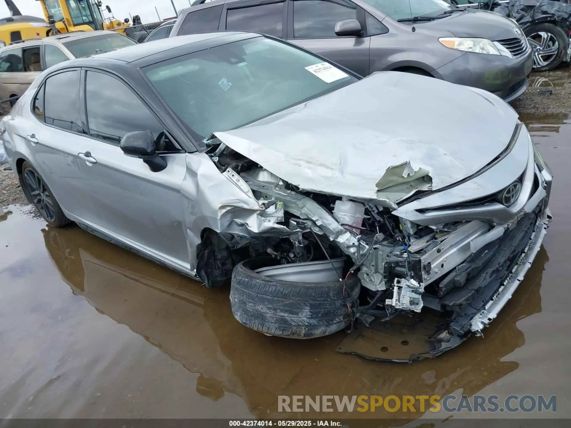 1 Photograph of a damaged car 4T1K61AK4MU445543 TOYOTA CAMRY 2021