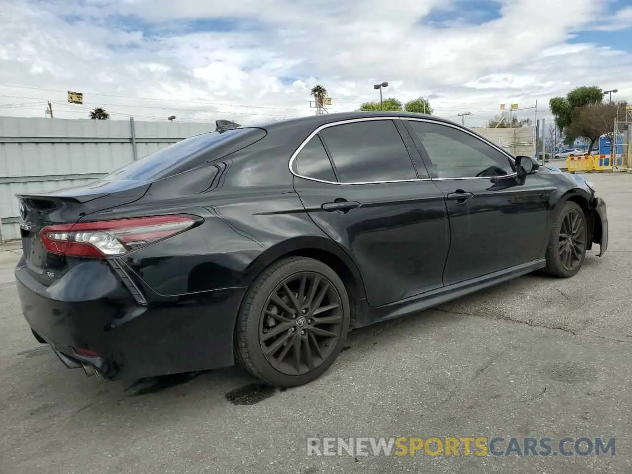3 Photograph of a damaged car 4T1K61AK5MU523604 TOYOTA CAMRY 2021