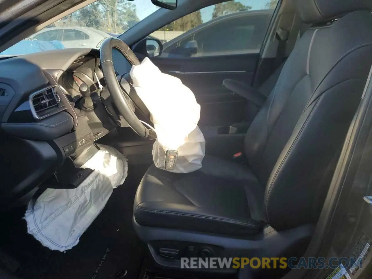 7 Photograph of a damaged car 4T1K61AK5MU572169 TOYOTA CAMRY 2021