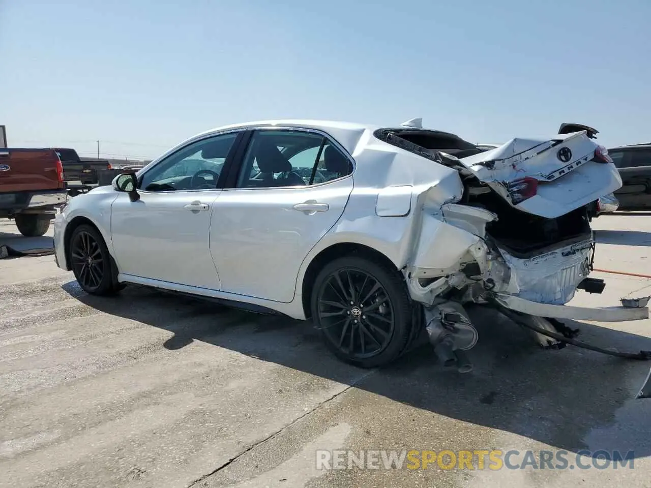 2 Photograph of a damaged car 4T1K61AK5MU587643 TOYOTA CAMRY 2021