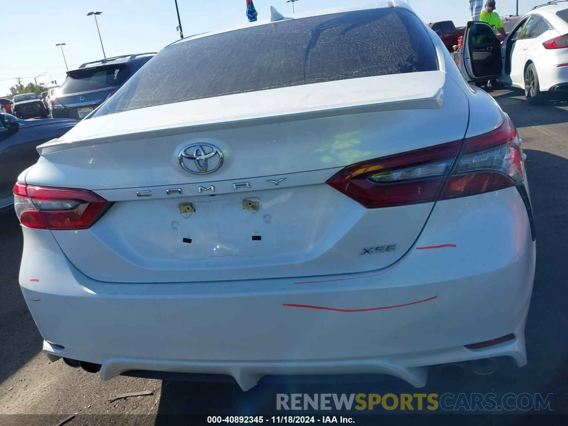 17 Photograph of a damaged car 4T1K61AK6MU535468 TOYOTA CAMRY 2021