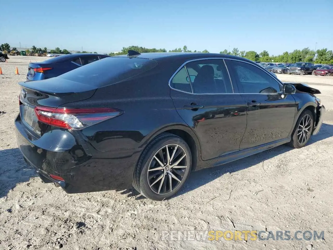 3 Photograph of a damaged car 4T1K61AK7MU404159 TOYOTA CAMRY 2021