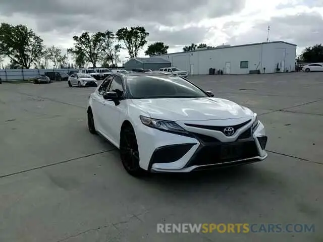 11 Photograph of a damaged car 4T1K61AK7MU472963 TOYOTA CAMRY 2021