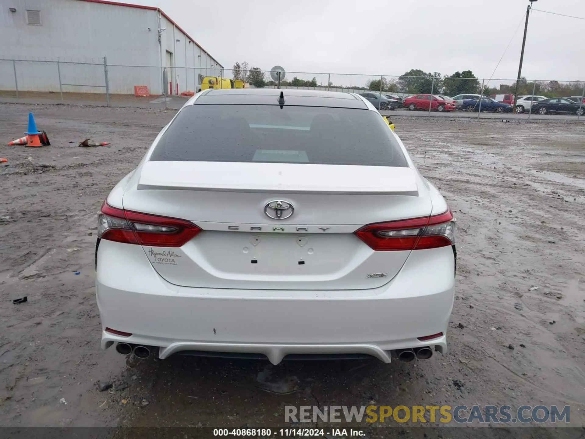 17 Photograph of a damaged car 4T1K61AK7MU544812 TOYOTA CAMRY 2021
