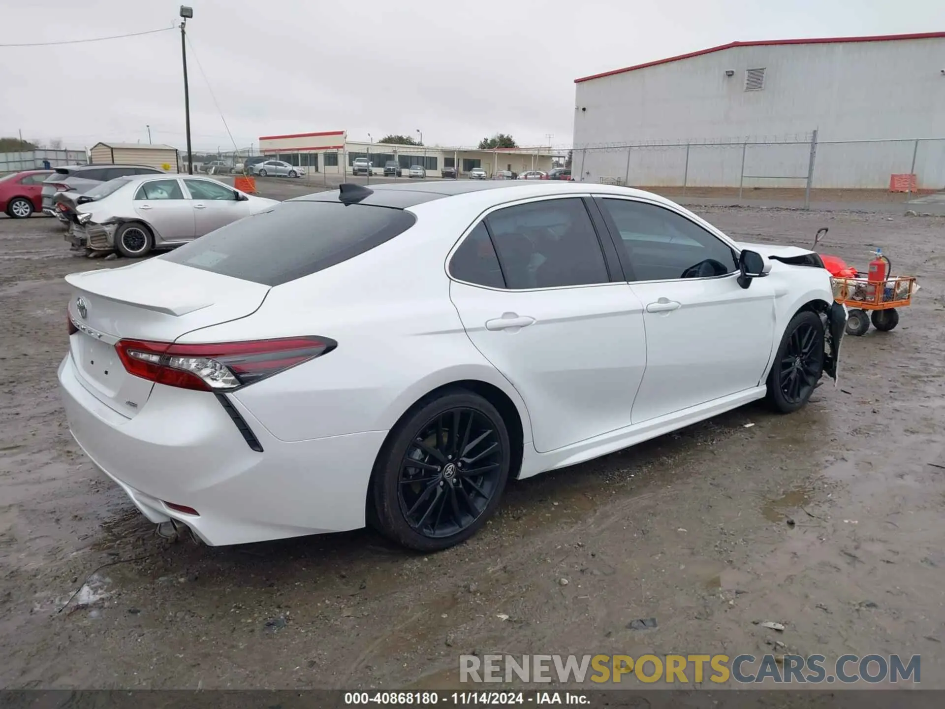 4 Photograph of a damaged car 4T1K61AK7MU544812 TOYOTA CAMRY 2021
