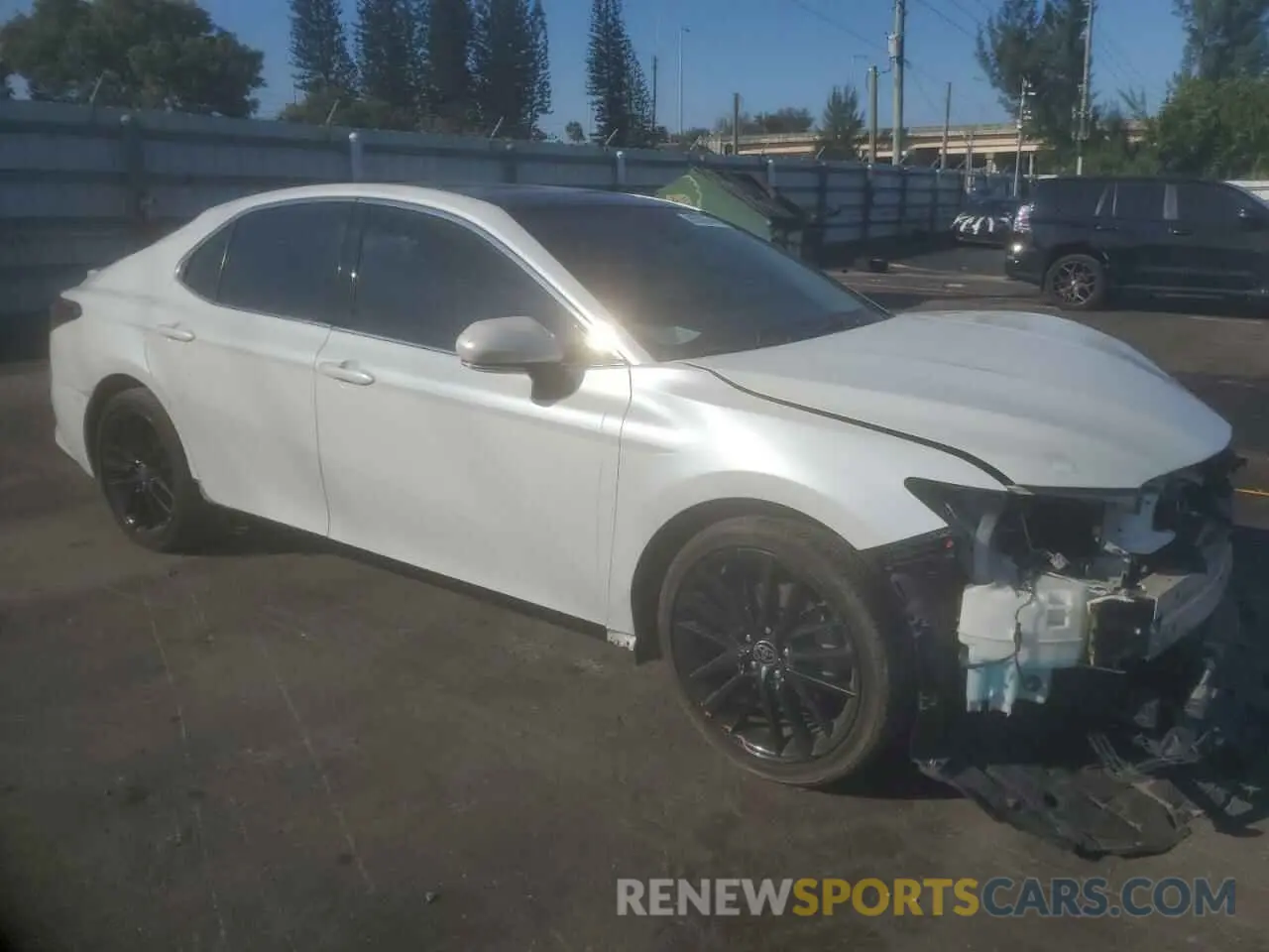 4 Photograph of a damaged car 4T1K61AK7MU572402 TOYOTA CAMRY 2021