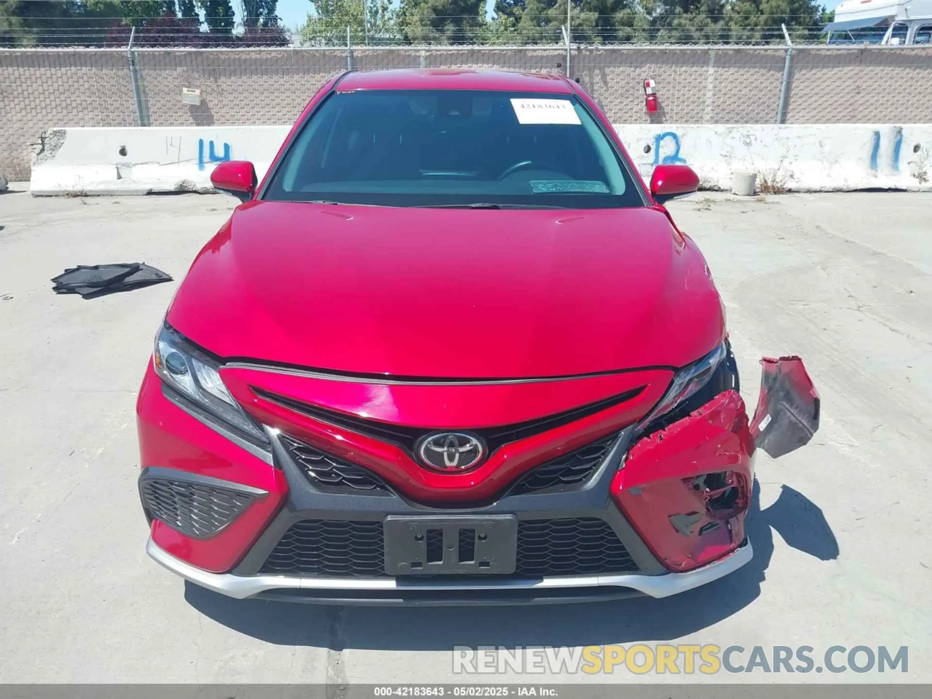 12 Photograph of a damaged car 4T1K61AK8MU429569 TOYOTA CAMRY 2021