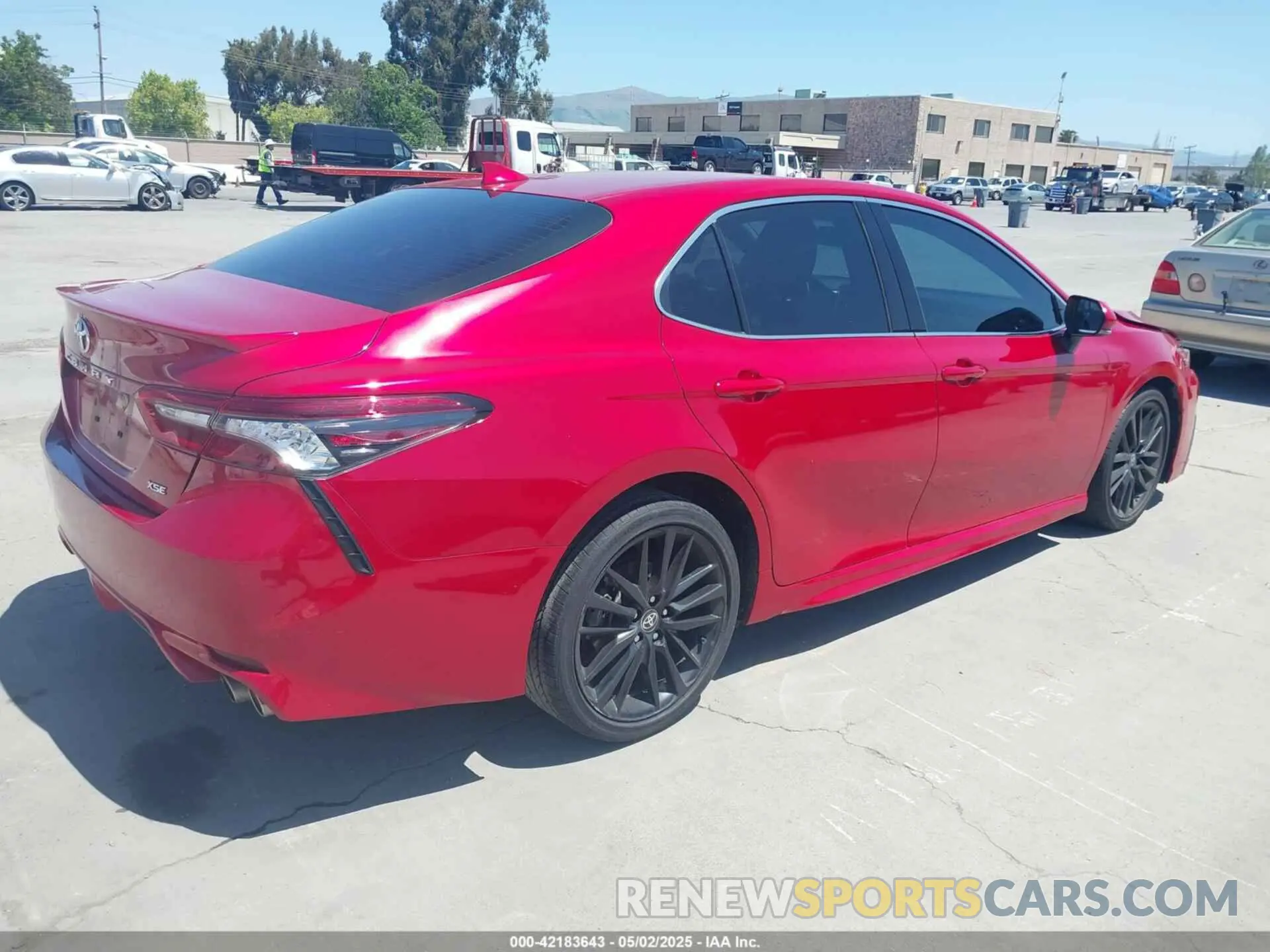 4 Photograph of a damaged car 4T1K61AK8MU429569 TOYOTA CAMRY 2021