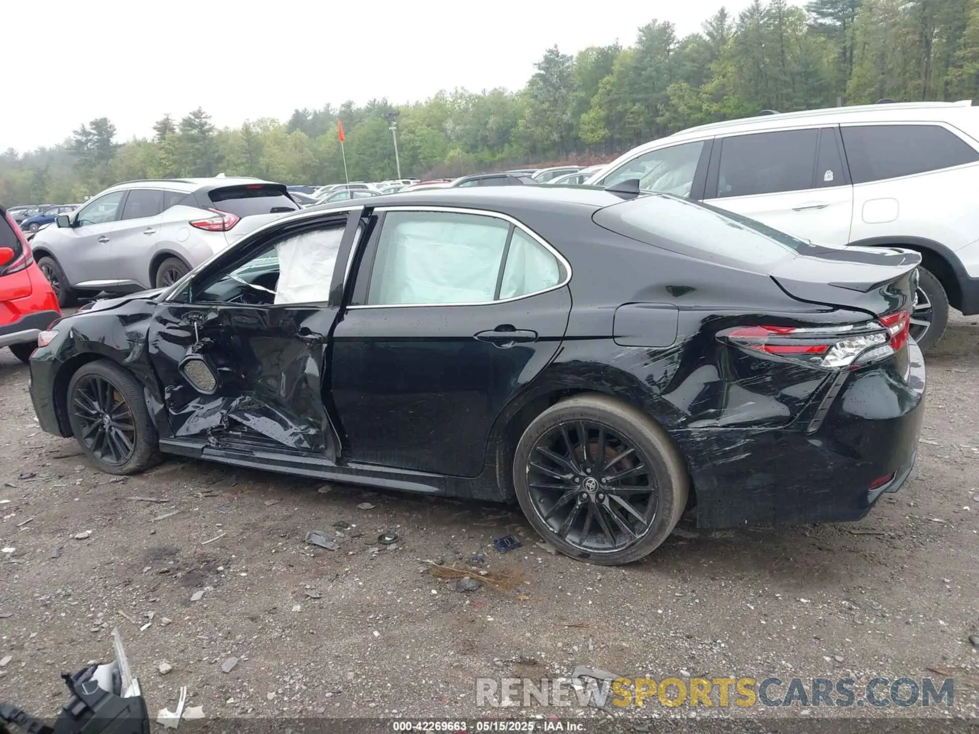 14 Photograph of a damaged car 4T1K61AK8MU522852 TOYOTA CAMRY 2021