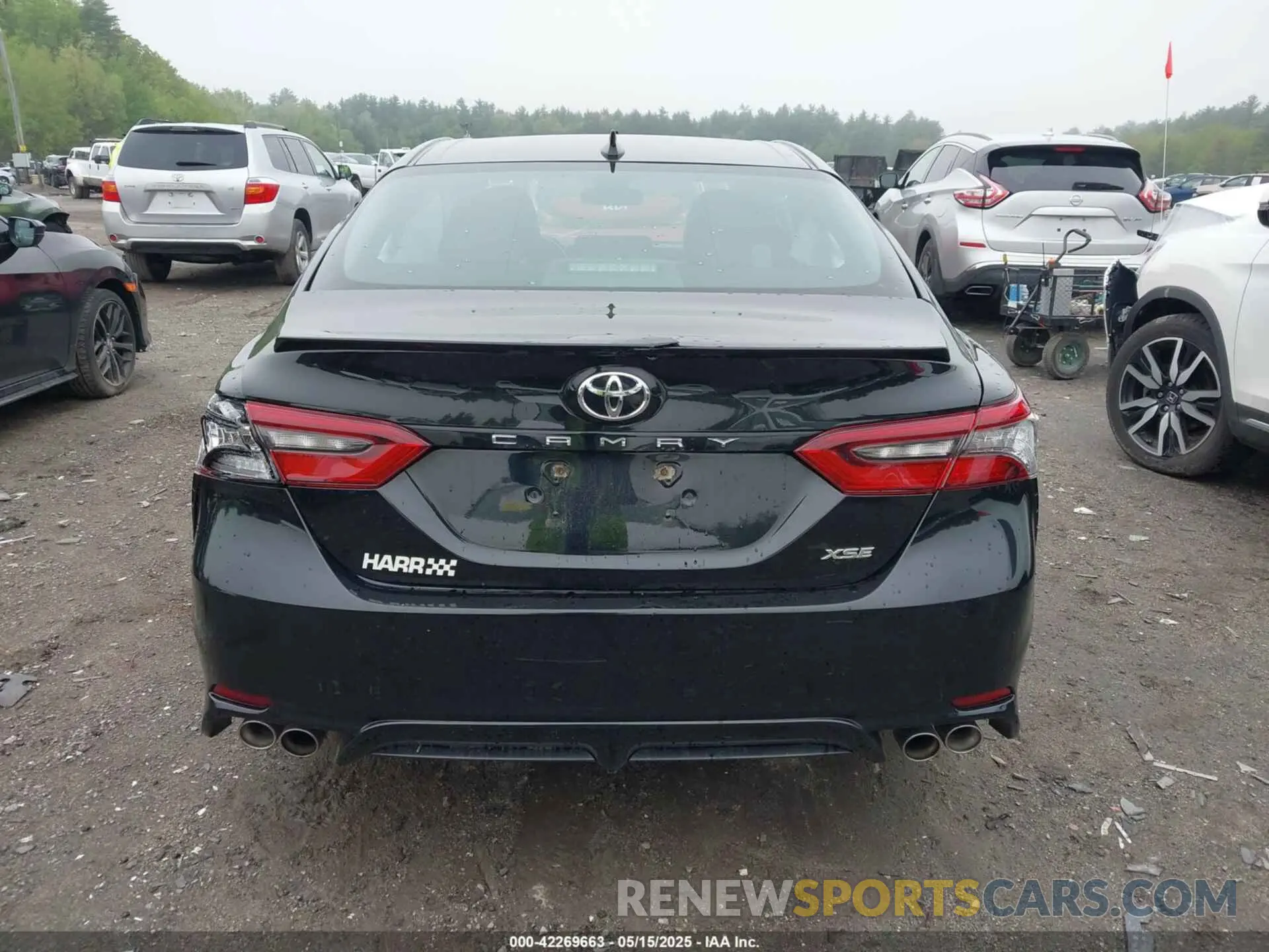 16 Photograph of a damaged car 4T1K61AK8MU522852 TOYOTA CAMRY 2021
