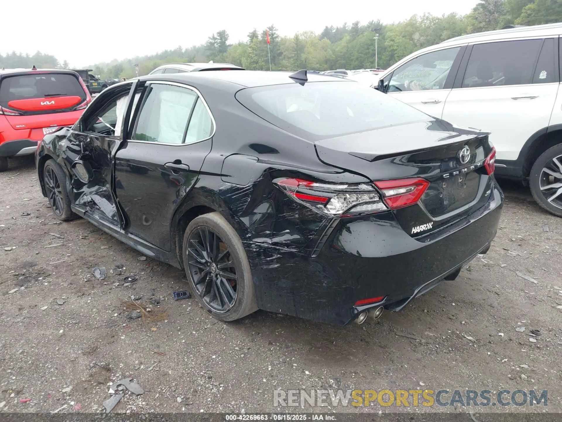 3 Photograph of a damaged car 4T1K61AK8MU522852 TOYOTA CAMRY 2021