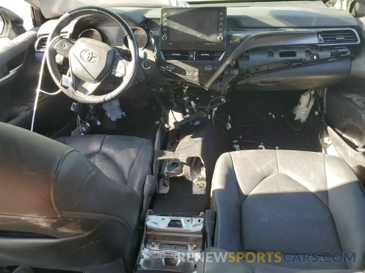 8 Photograph of a damaged car 4T1K61AK8MU580220 TOYOTA CAMRY 2021