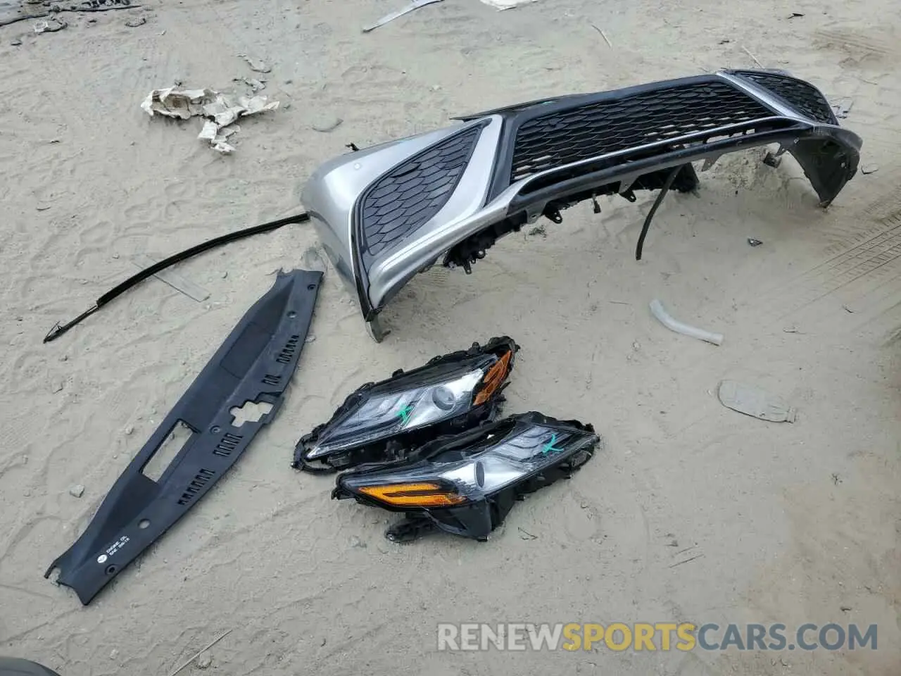 12 Photograph of a damaged car 4T1K61AK8MU581075 TOYOTA CAMRY 2021