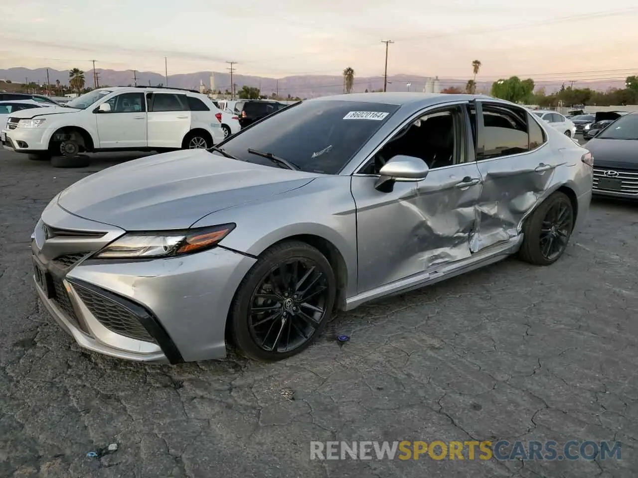 1 Photograph of a damaged car 4T1K61AK8MU614799 TOYOTA CAMRY 2021