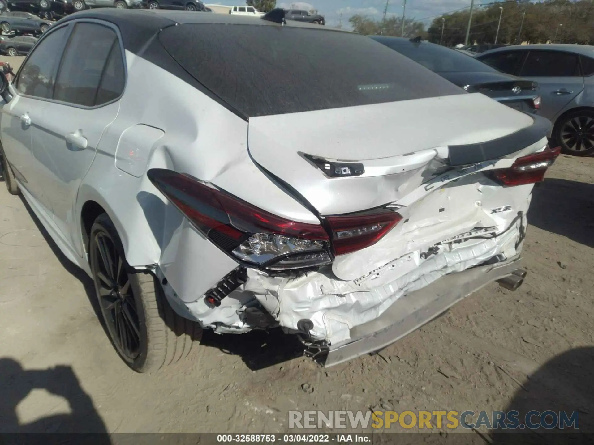 6 Photograph of a damaged car 4T1K61AK9MU423926 TOYOTA CAMRY 2021