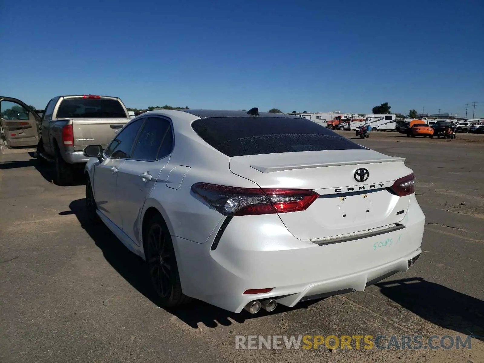 3 Photograph of a damaged car 4T1K61AK9MU472785 TOYOTA CAMRY 2021