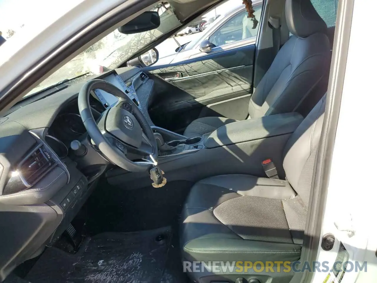 5 Photograph of a damaged car 4T1K61AK9MU542589 TOYOTA CAMRY 2021