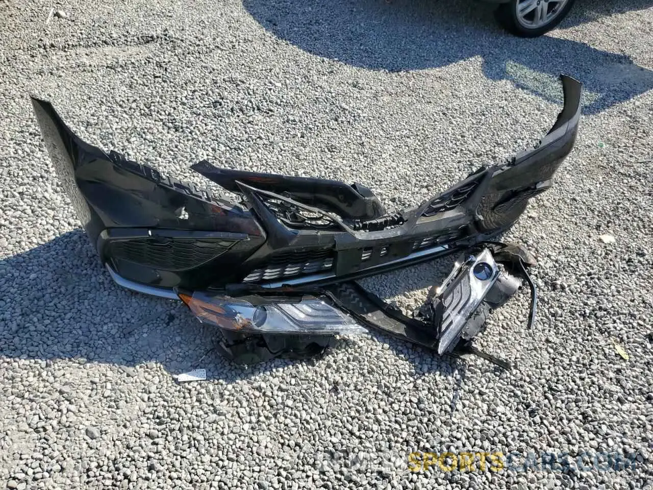 12 Photograph of a damaged car 4T1K61AKXMU417861 TOYOTA CAMRY 2021