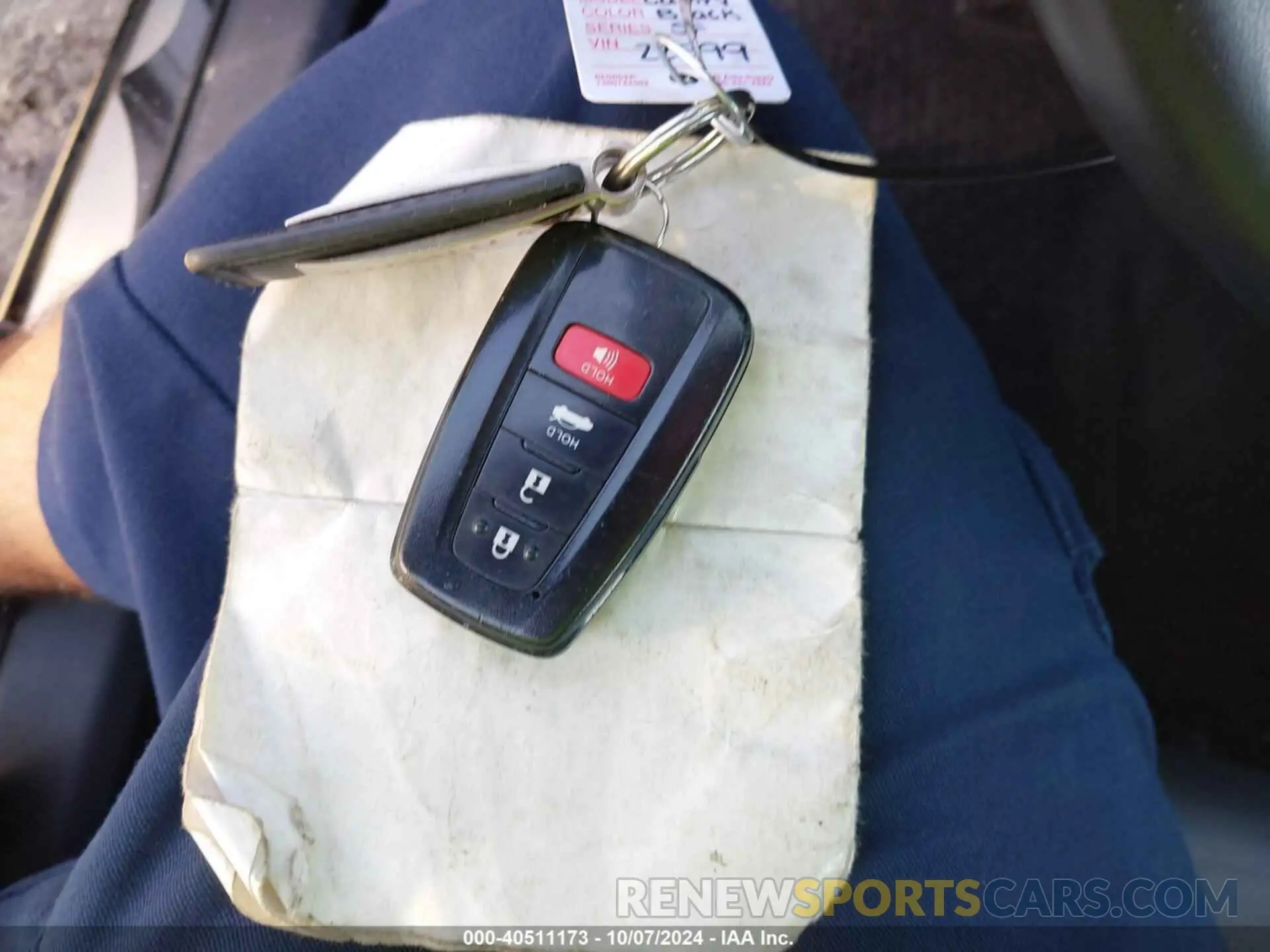 11 Photograph of a damaged car 4T1K61AKXMU425264 TOYOTA CAMRY 2021