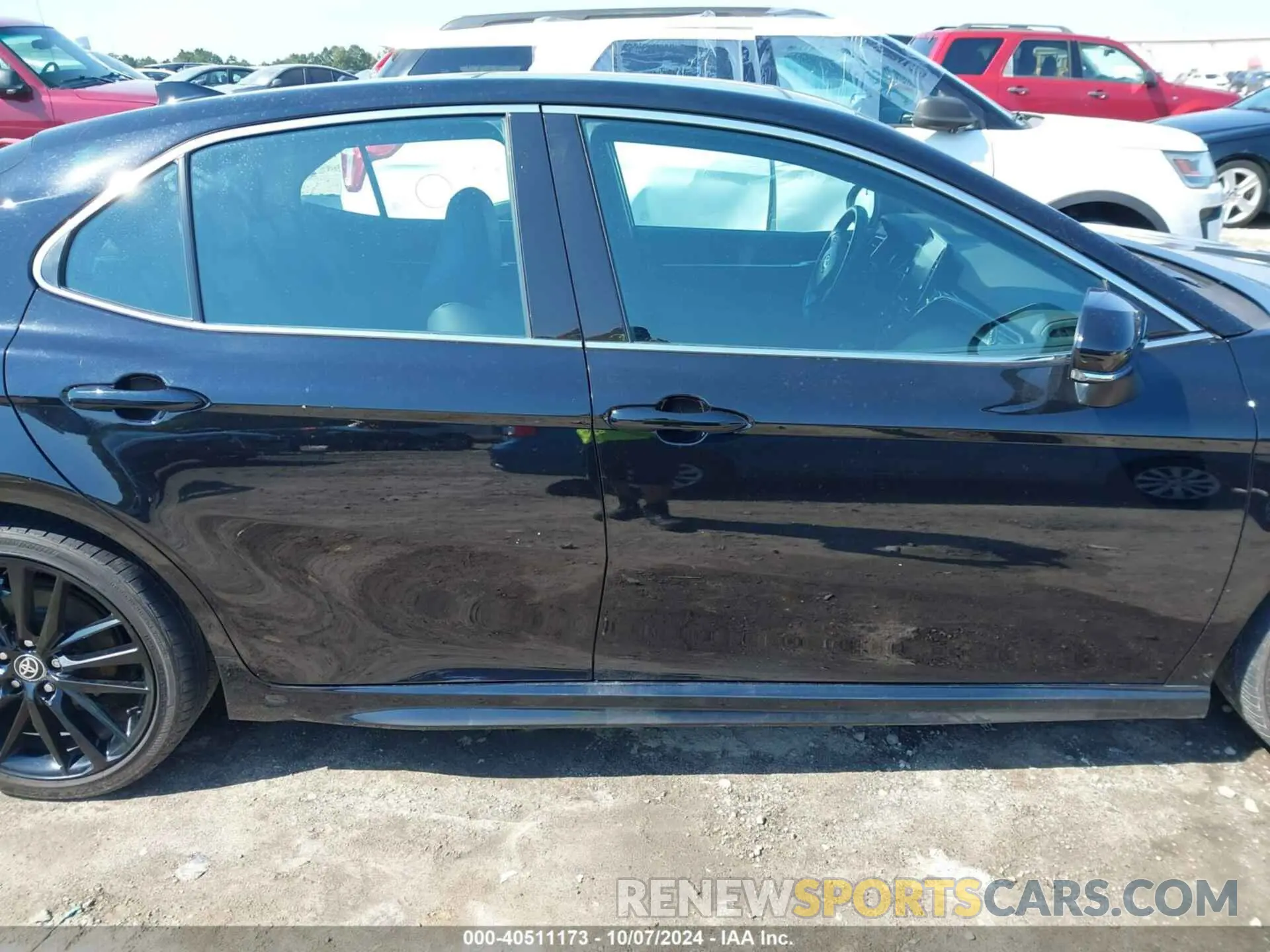 14 Photograph of a damaged car 4T1K61AKXMU425264 TOYOTA CAMRY 2021