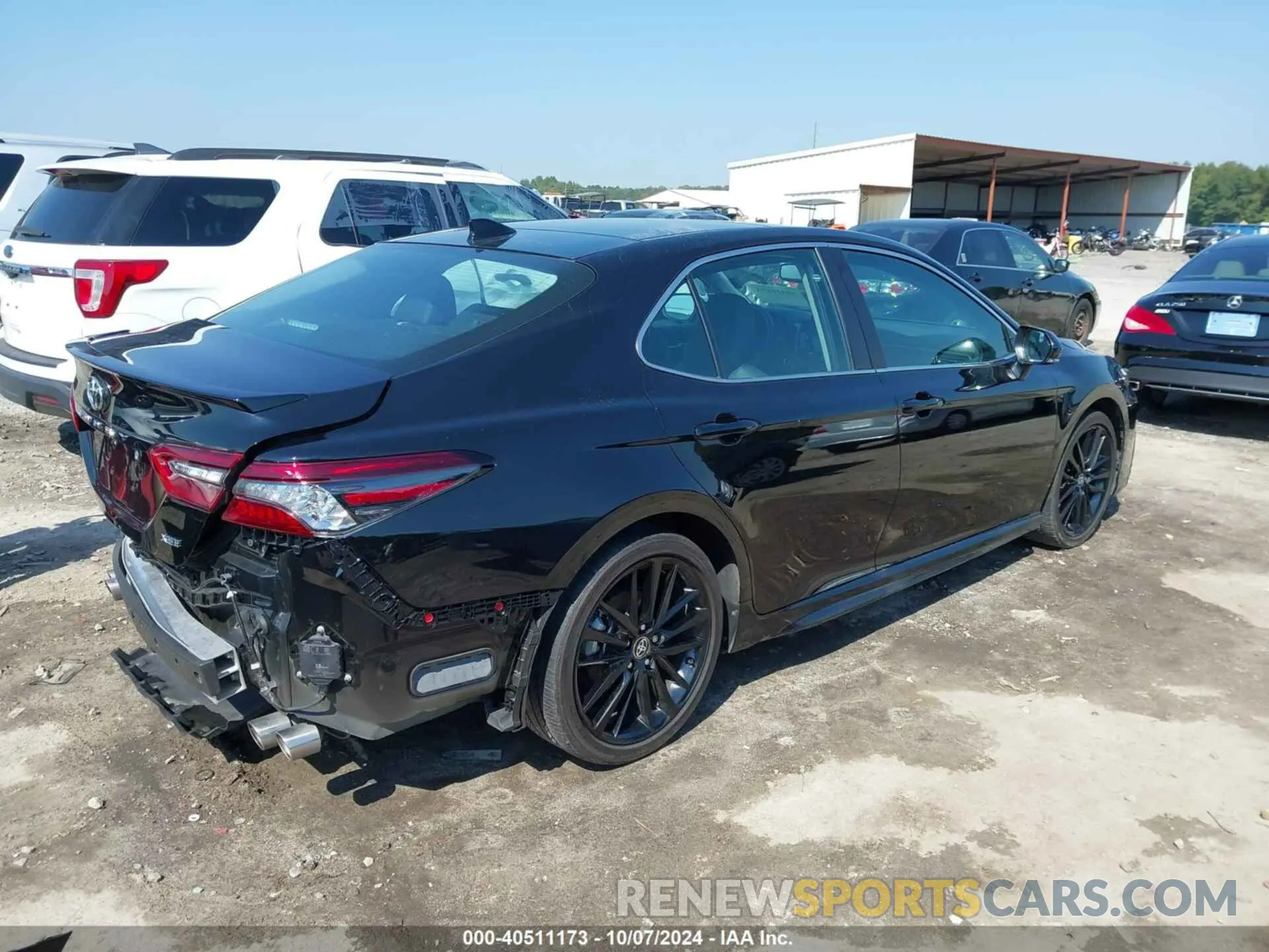 4 Photograph of a damaged car 4T1K61AKXMU425264 TOYOTA CAMRY 2021