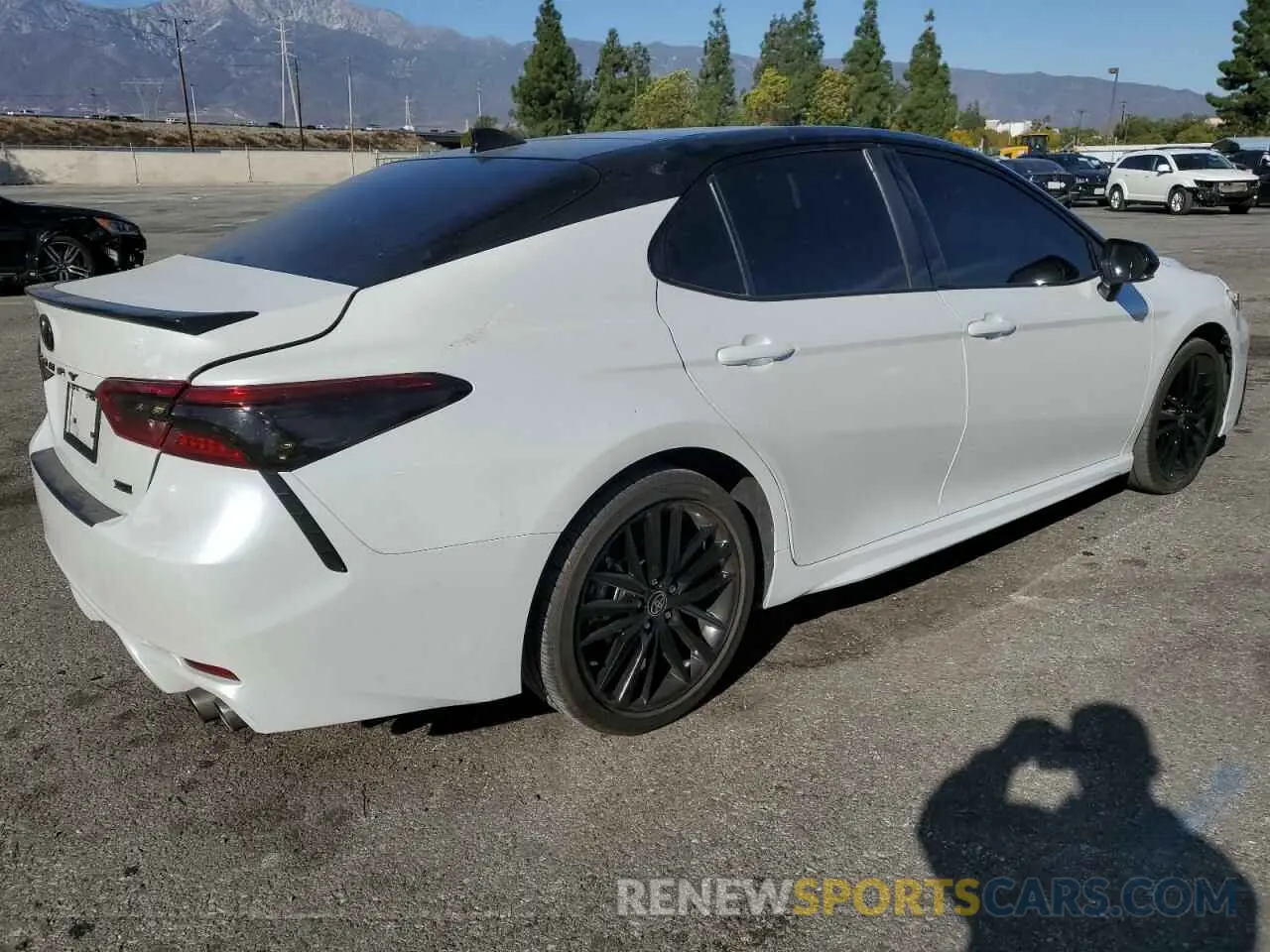 3 Photograph of a damaged car 4T1K61AKXMU445174 TOYOTA CAMRY 2021