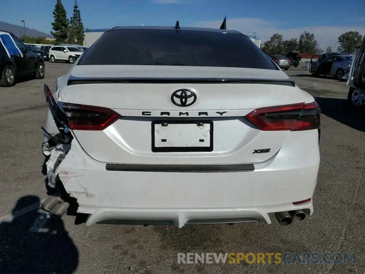 6 Photograph of a damaged car 4T1K61AKXMU445174 TOYOTA CAMRY 2021