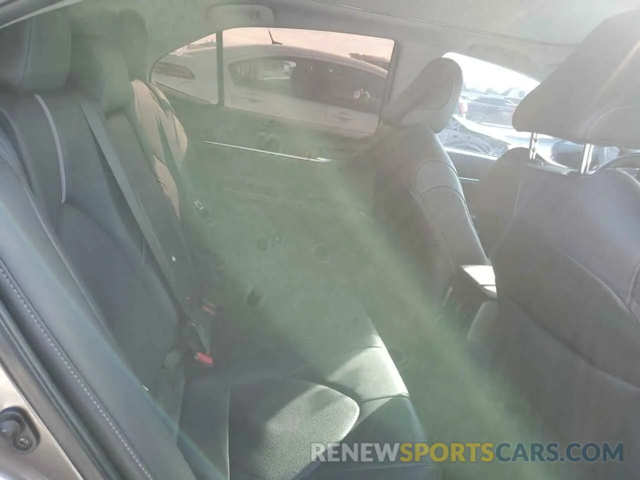 10 Photograph of a damaged car 4T1K61AKXMU525509 TOYOTA CAMRY 2021