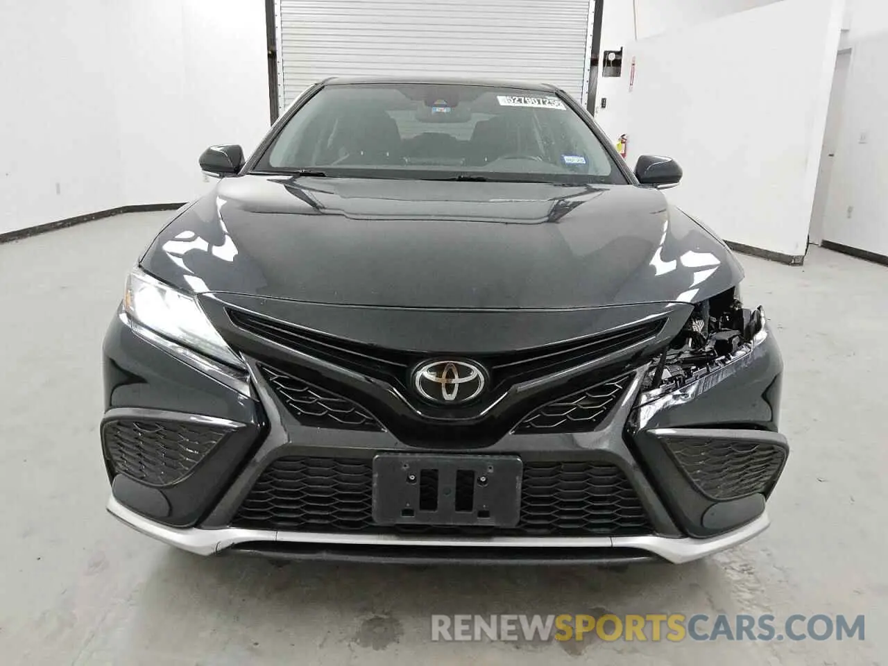 5 Photograph of a damaged car 4T1K61AKXMU575763 TOYOTA CAMRY 2021