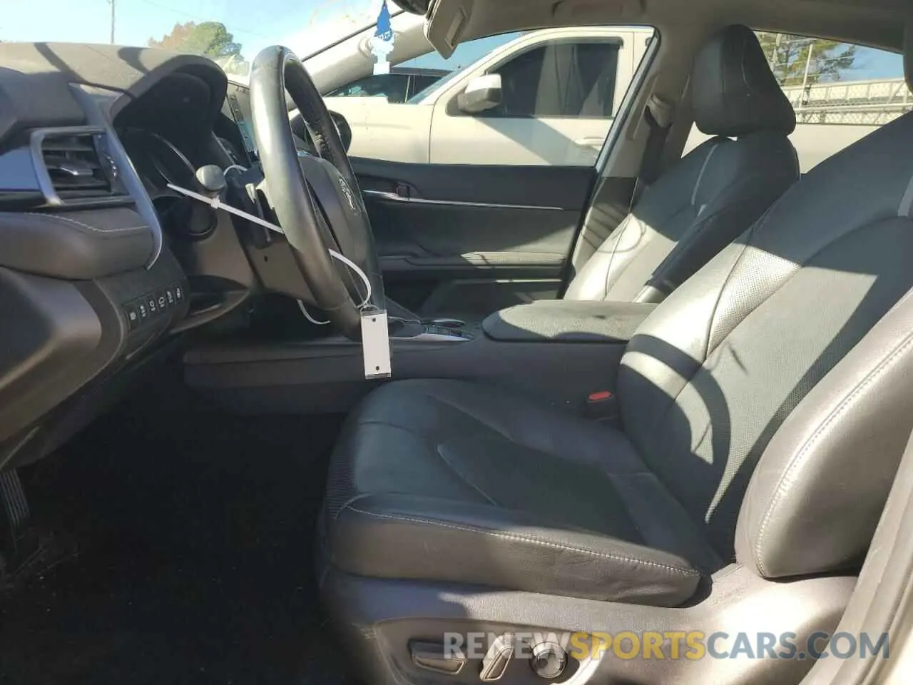 7 Photograph of a damaged car 4T1K61BK0MU027219 TOYOTA CAMRY 2021