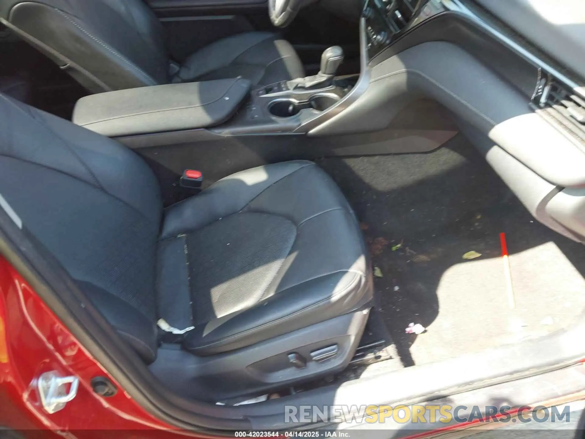5 Photograph of a damaged car 4T1K61BK4MU035758 TOYOTA CAMRY 2021