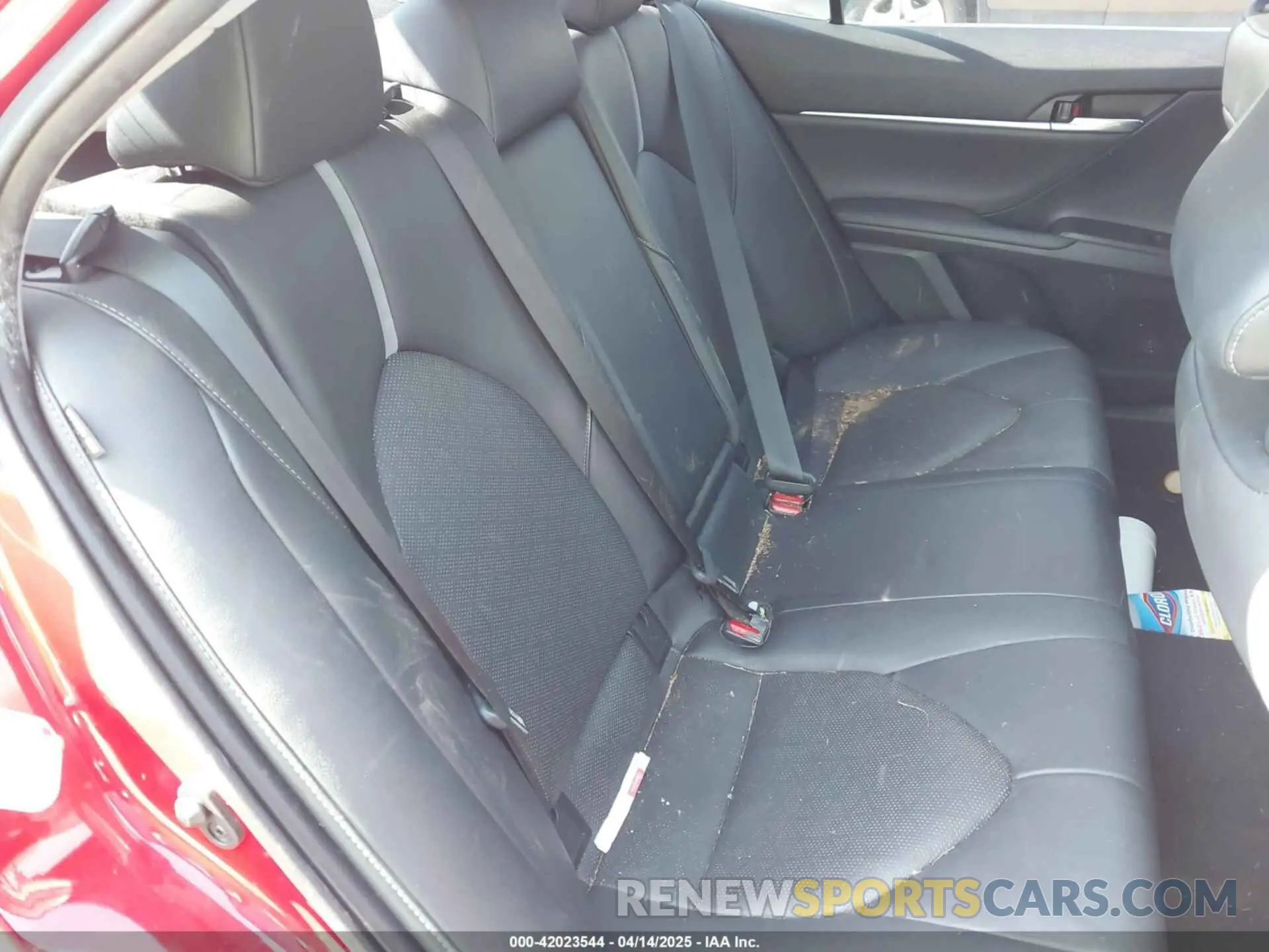 8 Photograph of a damaged car 4T1K61BK4MU035758 TOYOTA CAMRY 2021