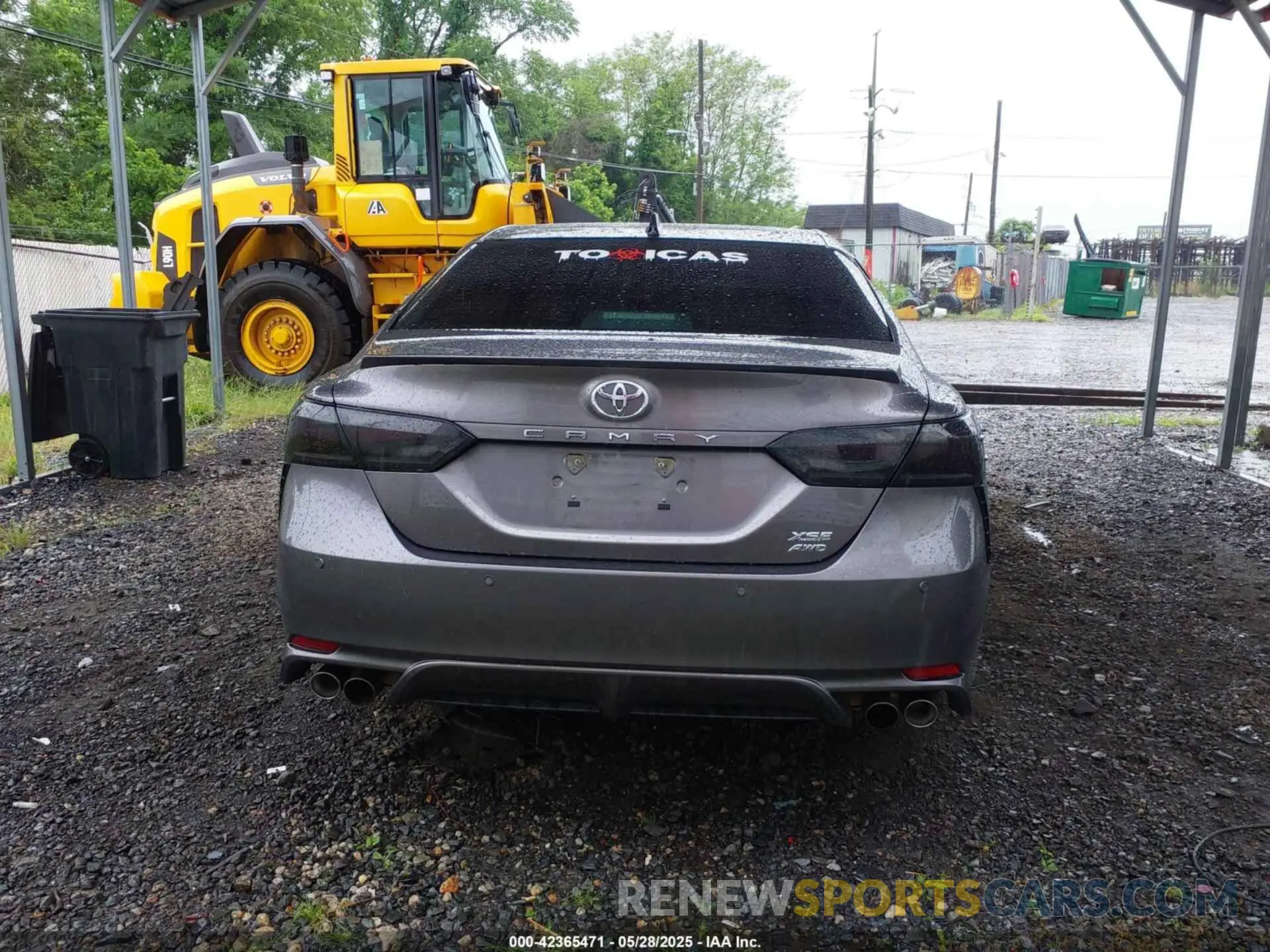 16 Photograph of a damaged car 4T1K61BK6MU031856 TOYOTA CAMRY 2021
