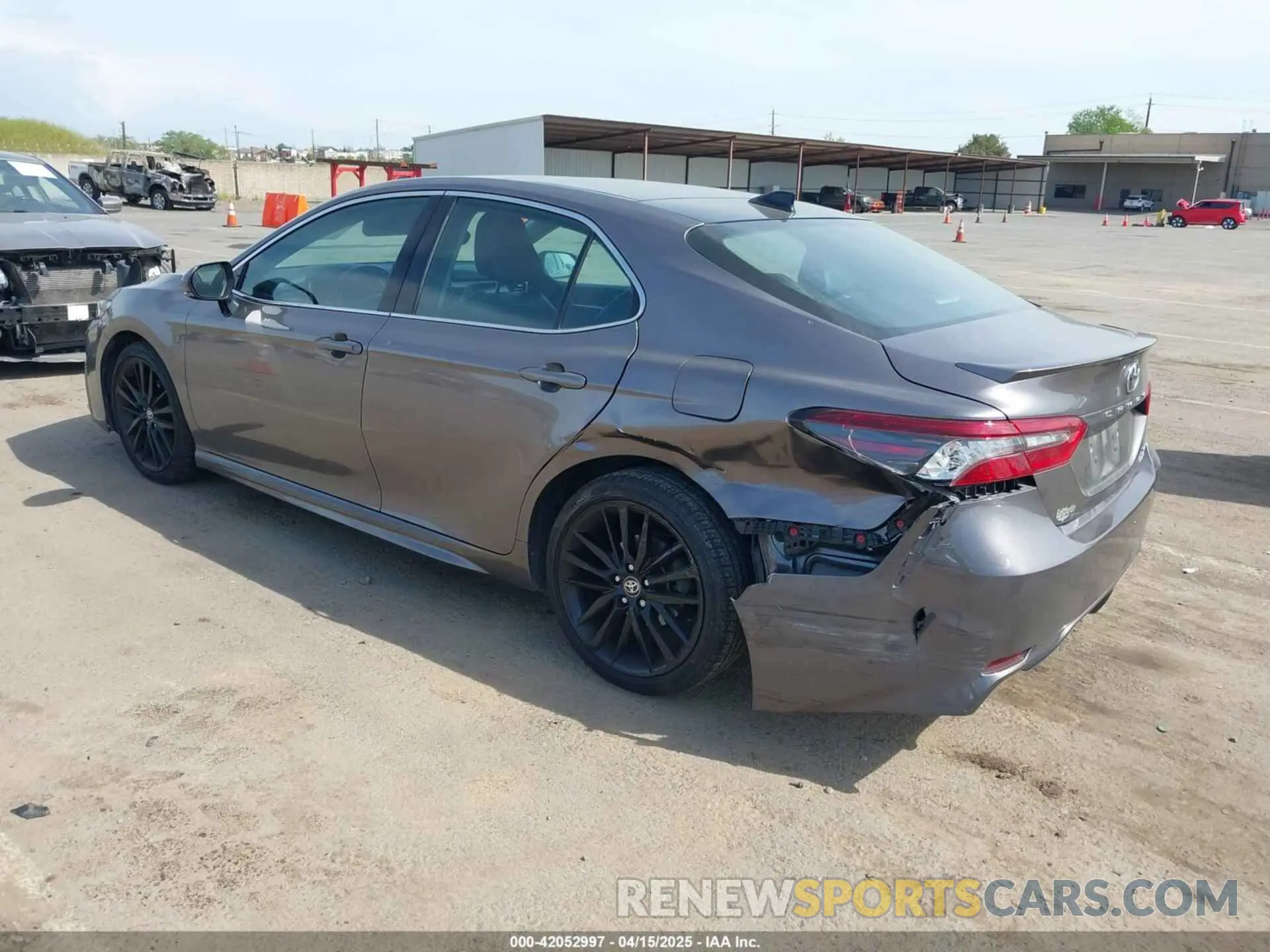 3 Photograph of a damaged car 4T1K61BK7MU037469 TOYOTA CAMRY 2021