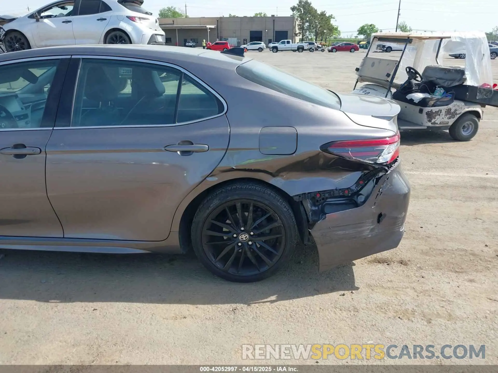6 Photograph of a damaged car 4T1K61BK7MU037469 TOYOTA CAMRY 2021