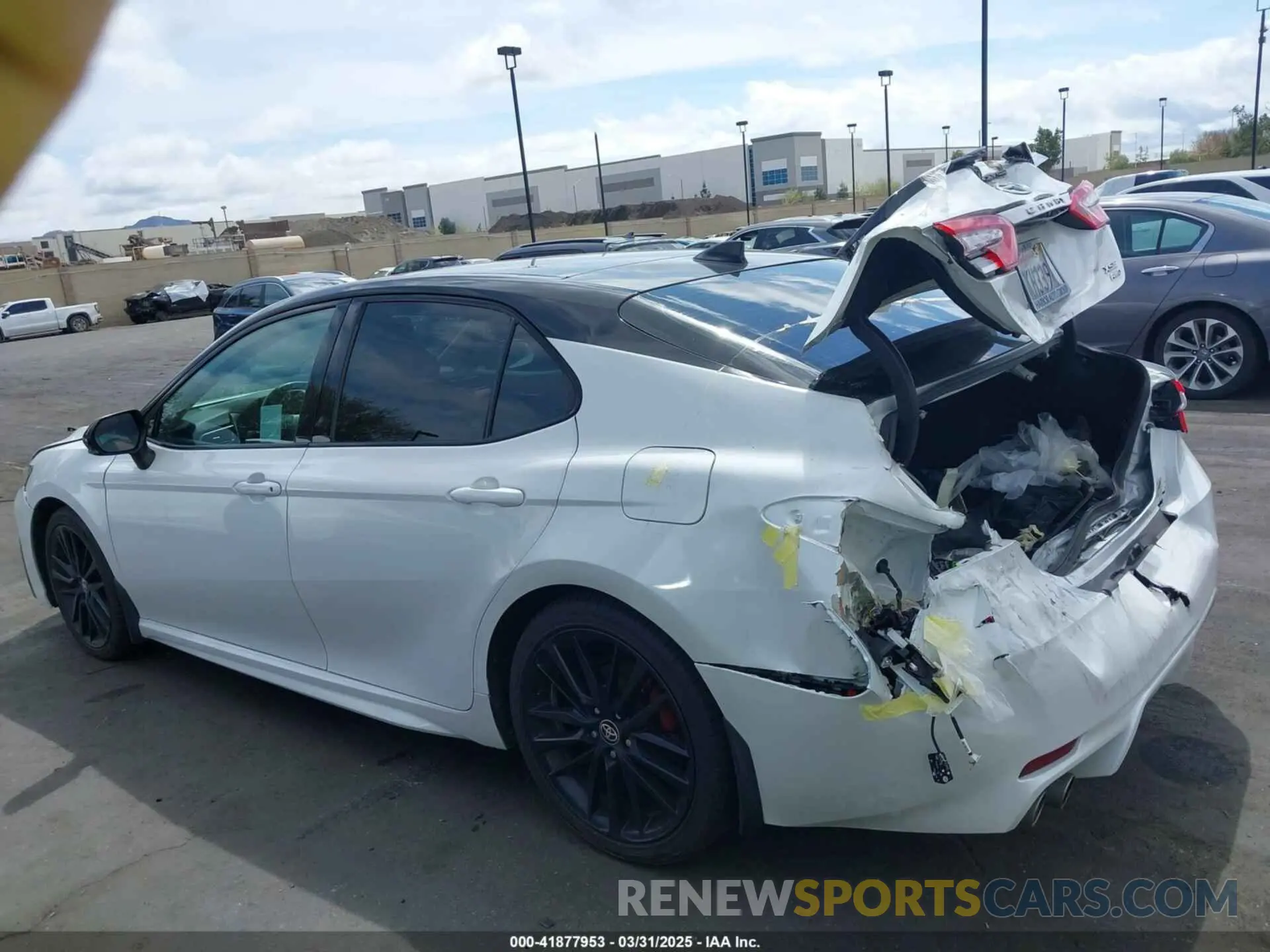 14 Photograph of a damaged car 4T1K61BK9MU022262 TOYOTA CAMRY 2021