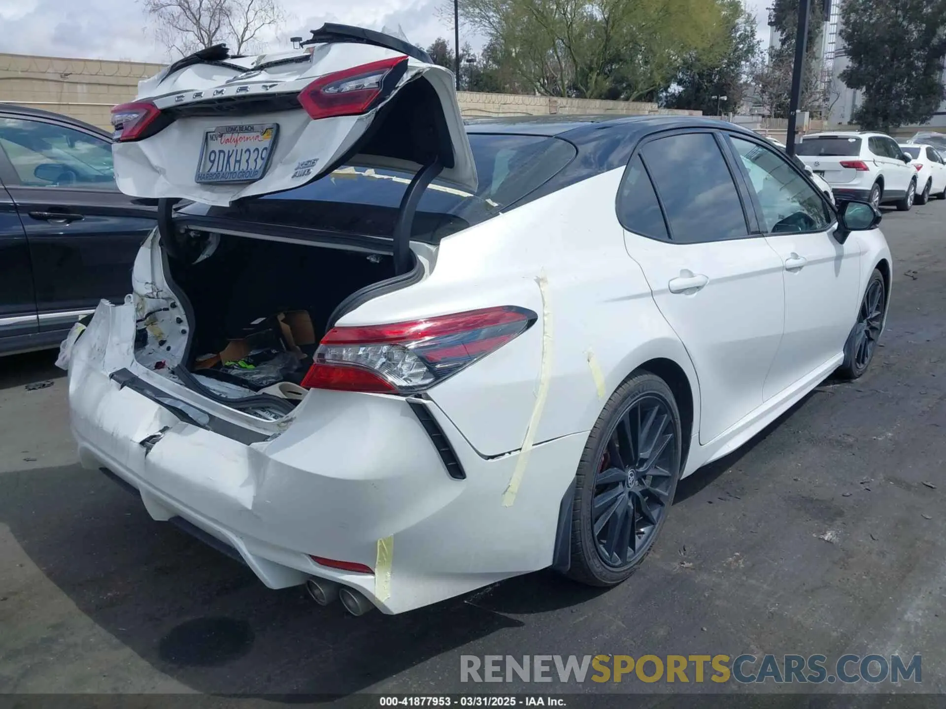 4 Photograph of a damaged car 4T1K61BK9MU022262 TOYOTA CAMRY 2021