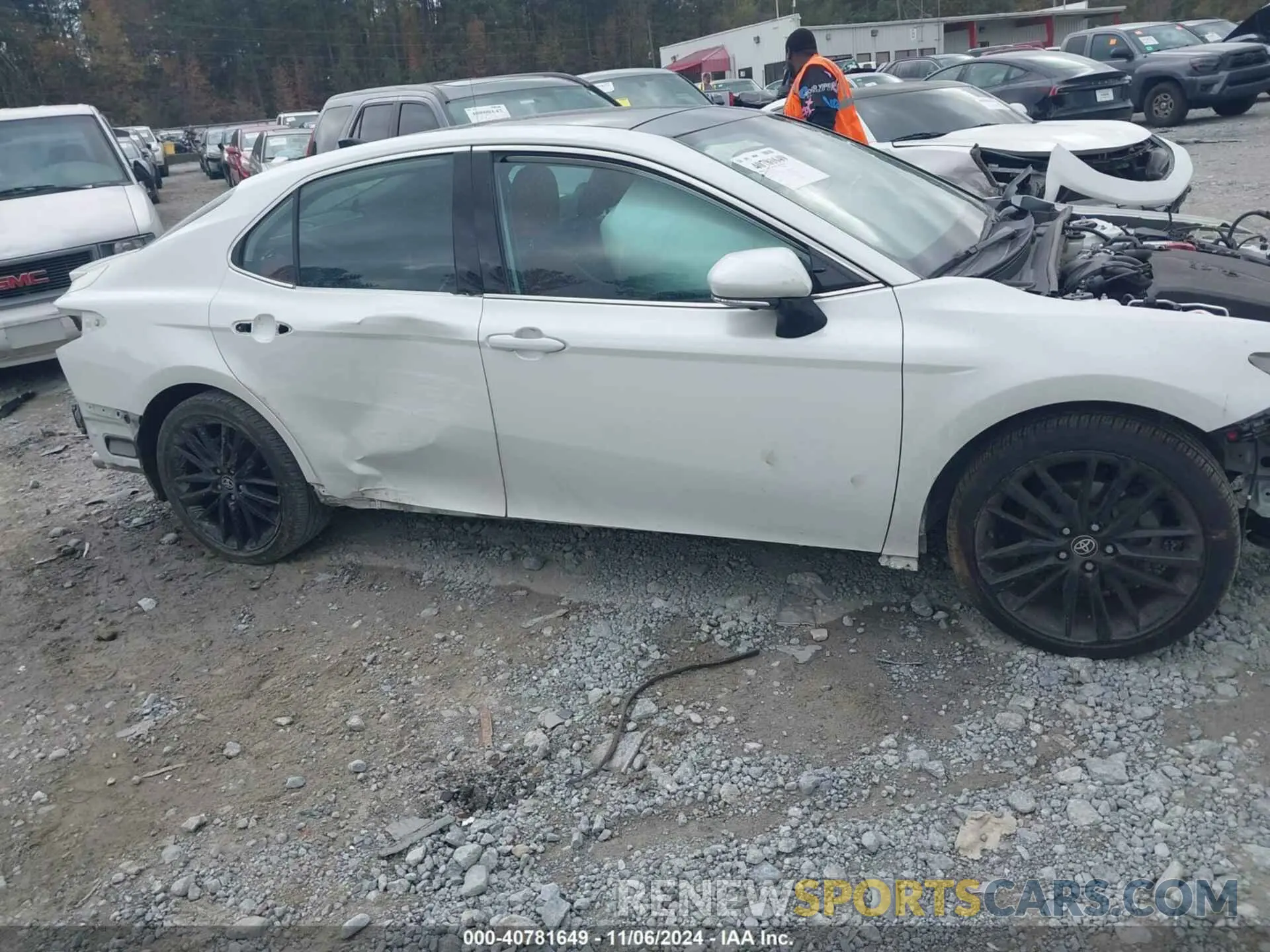 14 Photograph of a damaged car 4T1KZ1AK4MU049765 TOYOTA CAMRY 2021