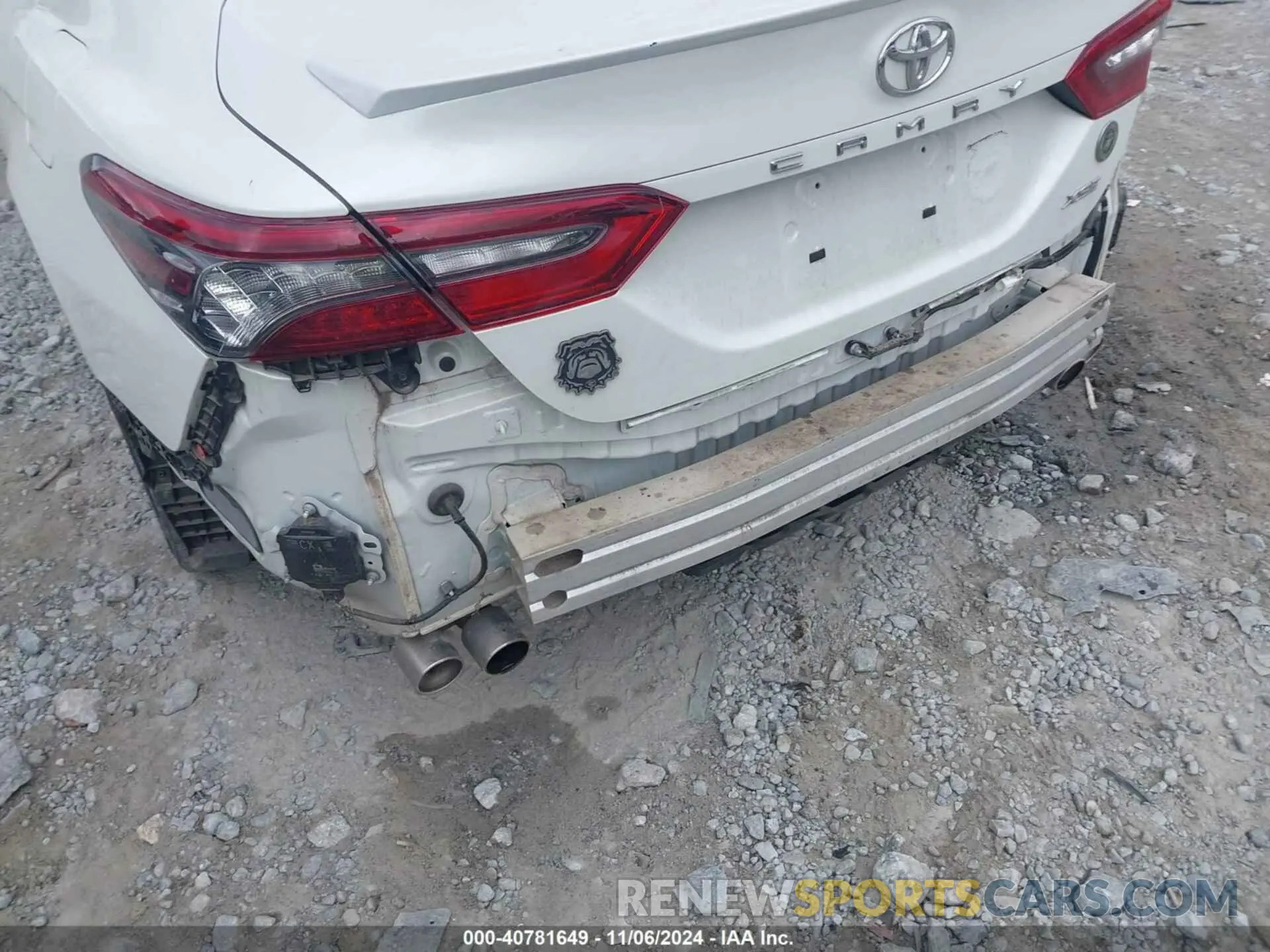 19 Photograph of a damaged car 4T1KZ1AK4MU049765 TOYOTA CAMRY 2021