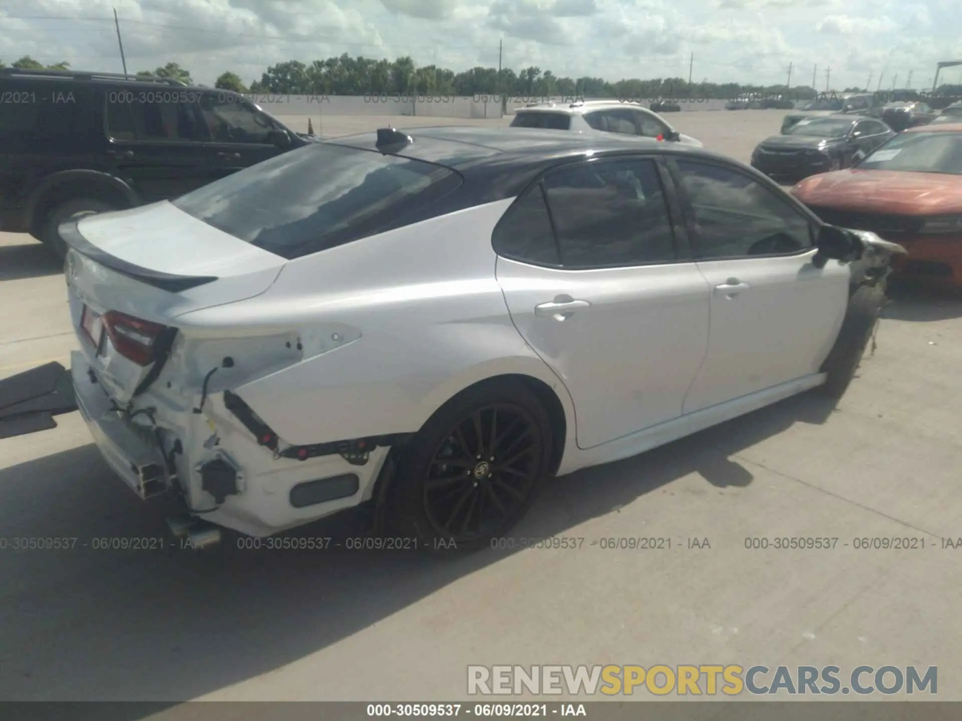 4 Photograph of a damaged car 4T1KZ1AK6MU054305 TOYOTA CAMRY 2021
