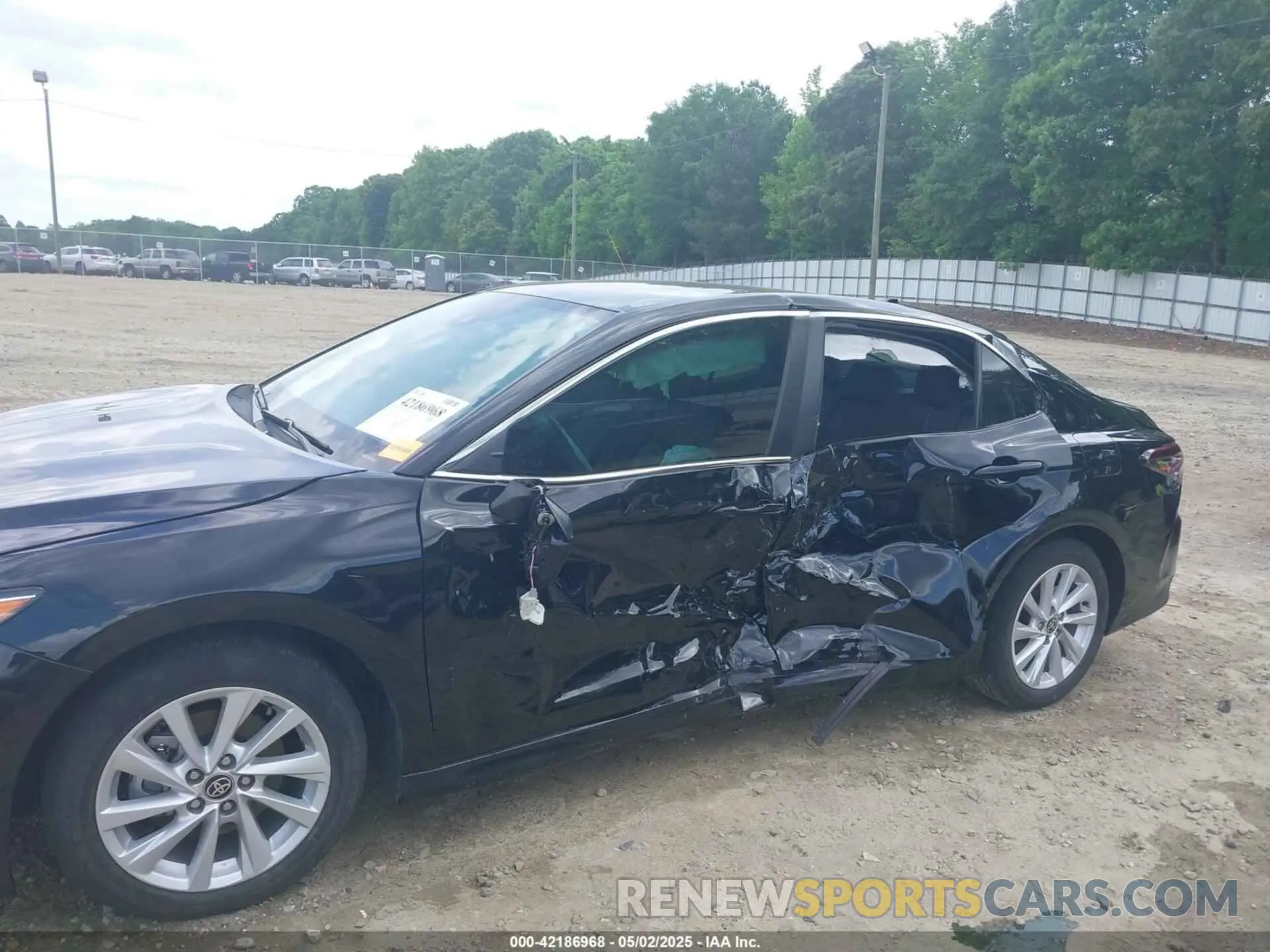 6 Photograph of a damaged car 4T1R11AK2MU489747 TOYOTA CAMRY 2021