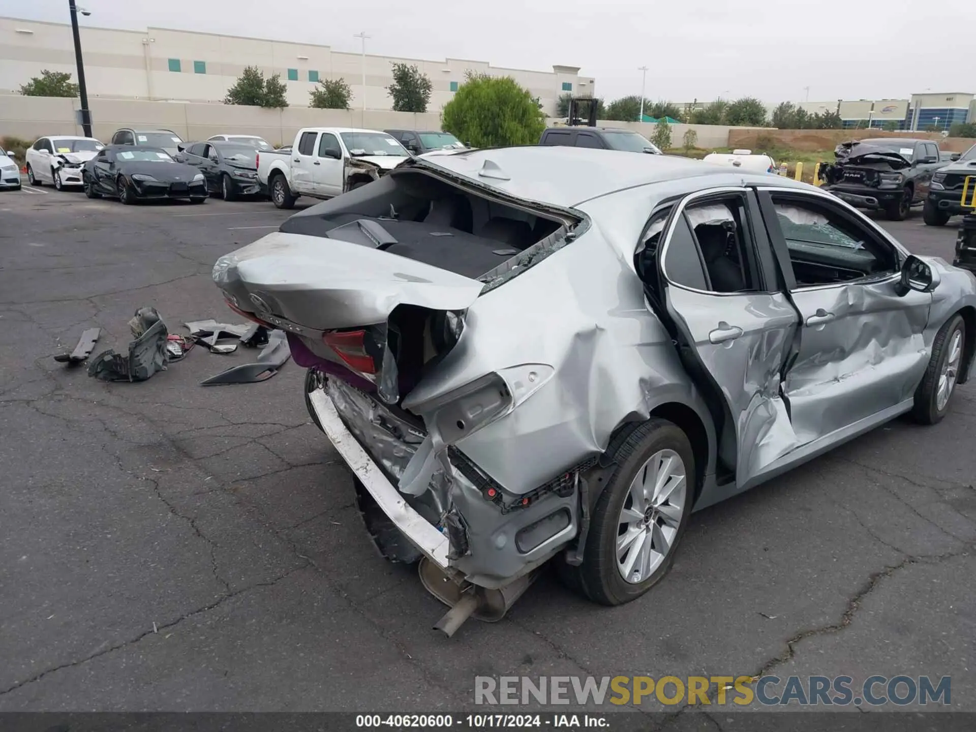 4 Photograph of a damaged car 4T1R11AK4MU498384 TOYOTA CAMRY 2021